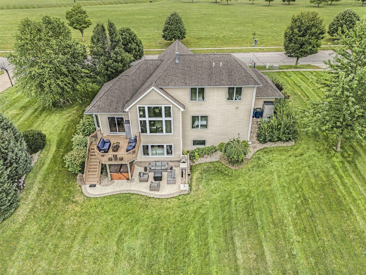 370 Bishop Avenue photo 4