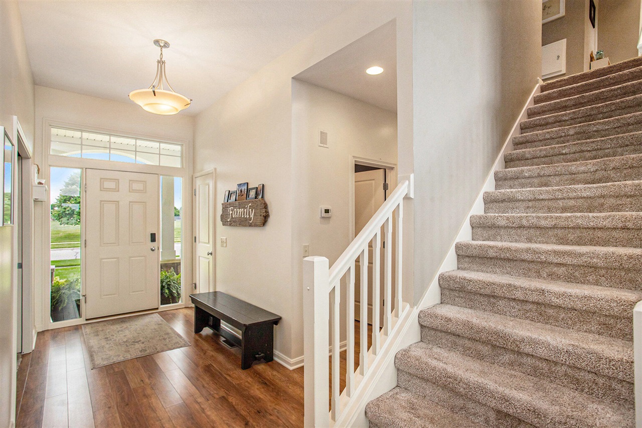 370 Bishop Avenue photo 8