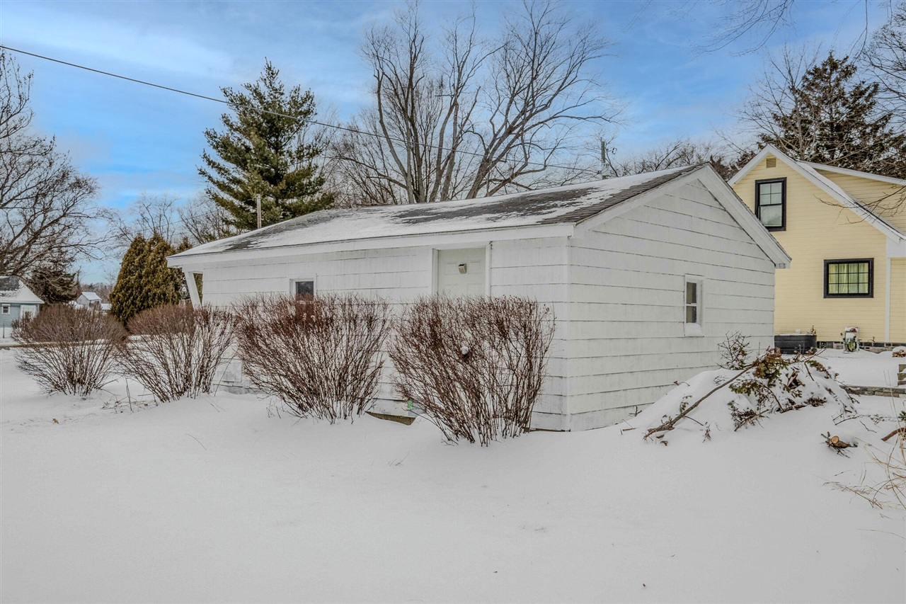 5935 Sawyer Road, Sawyer, MI, 49125-9342