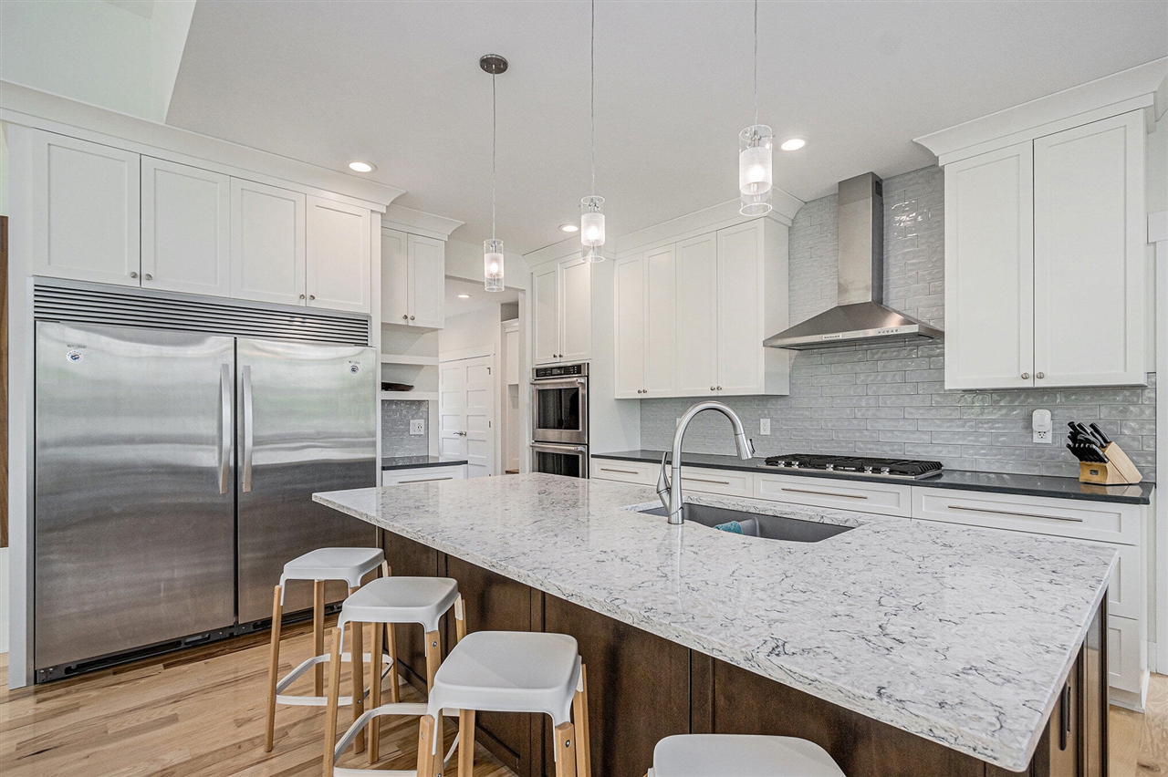 3589 Shoreline Drive, Allegan, MI, 49010-9495