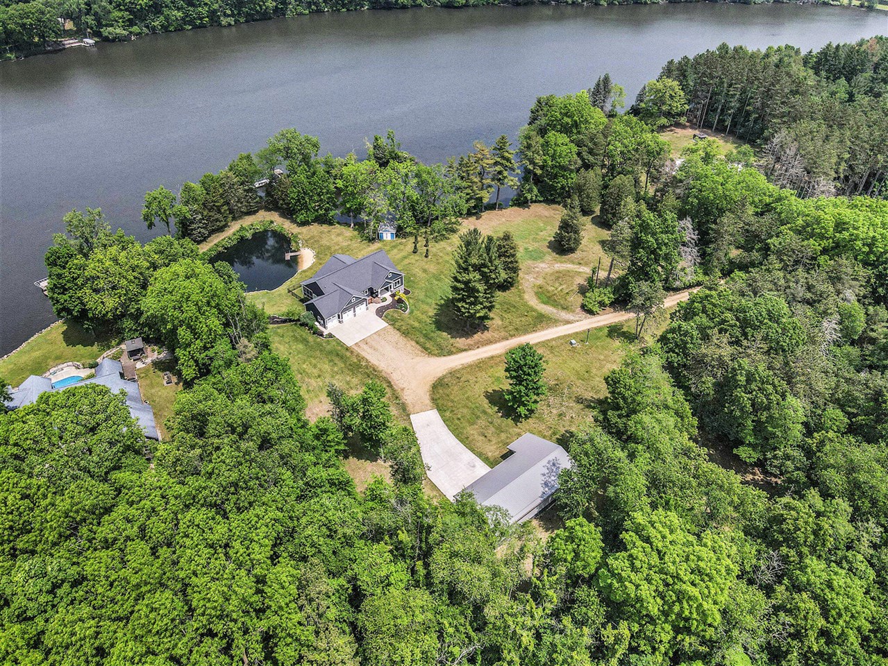 3589 Shoreline Drive, Allegan, MI, 49010-9495