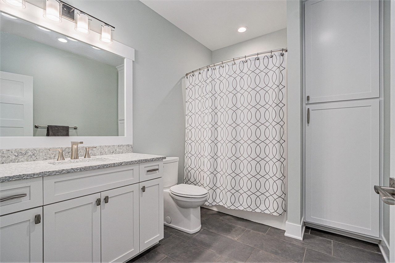 3589 Shoreline Drive, Allegan, MI, 49010-9495