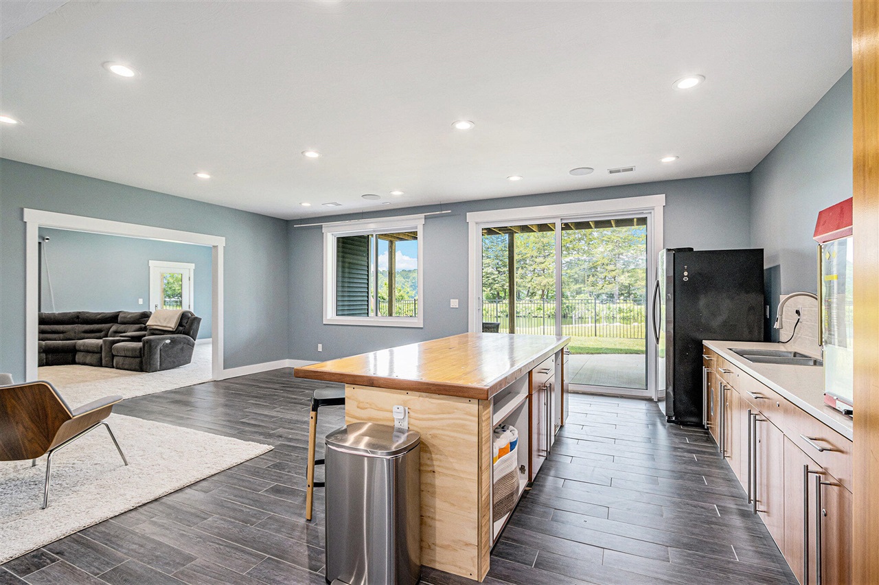 3589 Shoreline Drive, Allegan, MI, 49010-9495