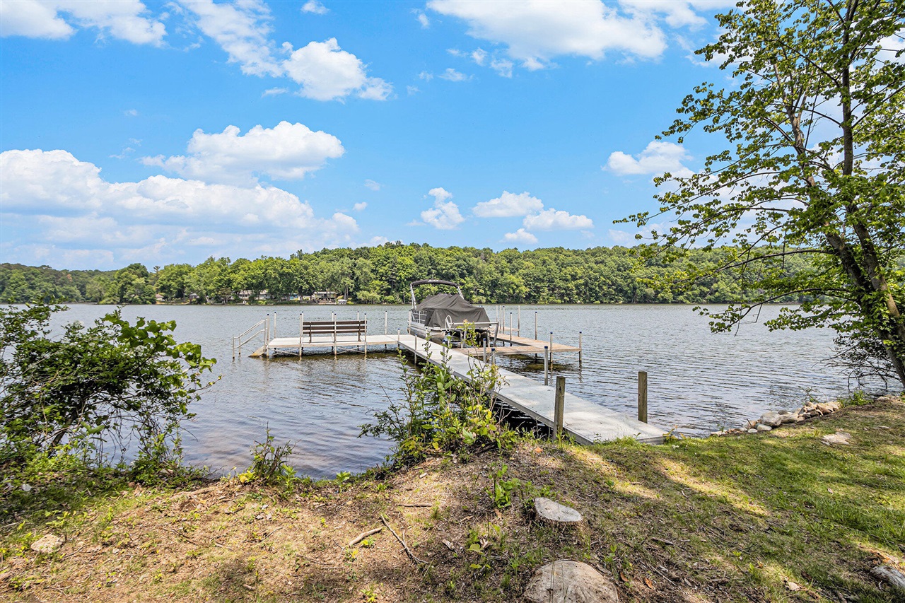 3589 Shoreline Drive, Allegan, MI, 49010-9495