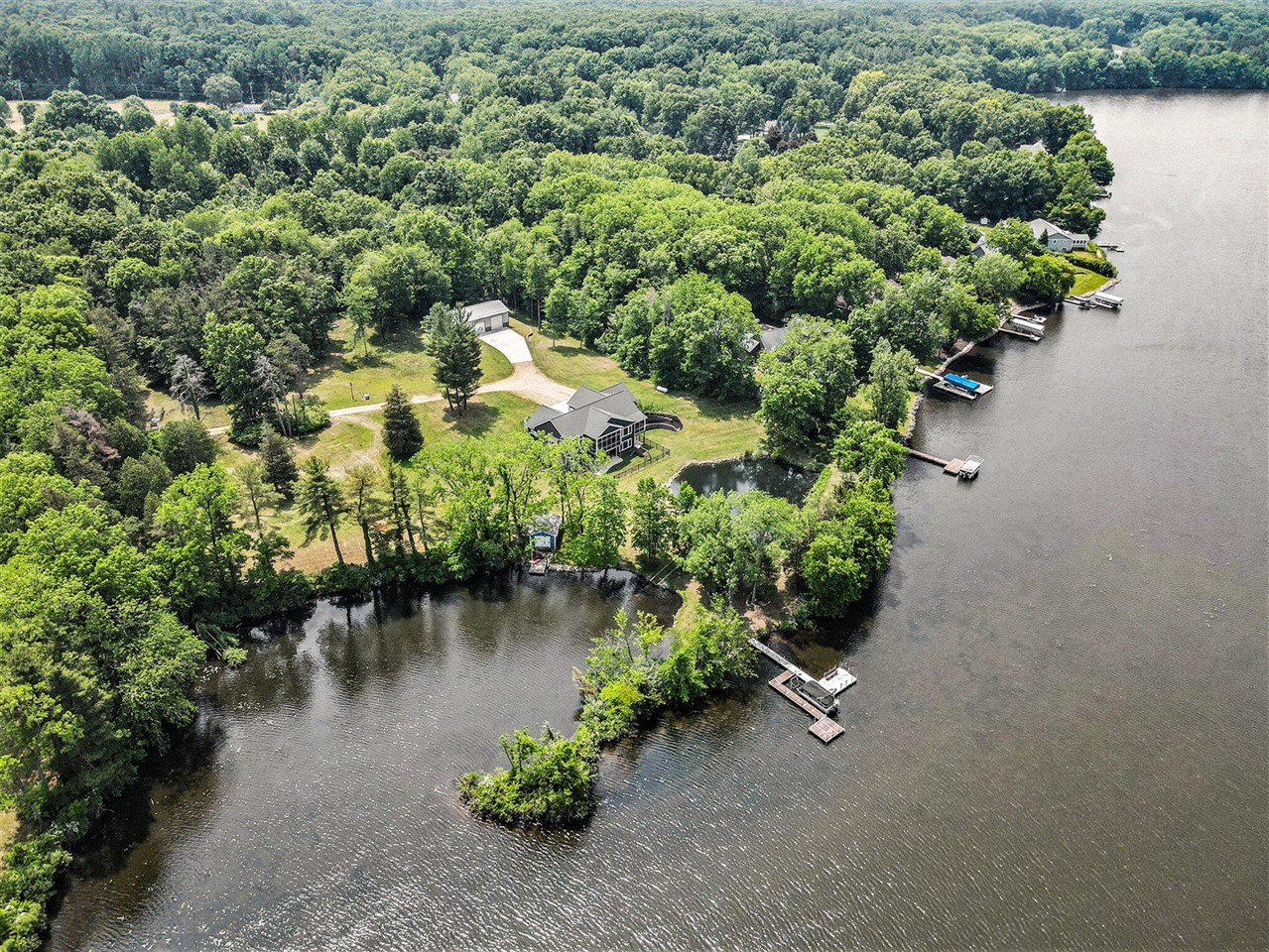 3589 Shoreline Drive, Allegan, MI, 49010-9495