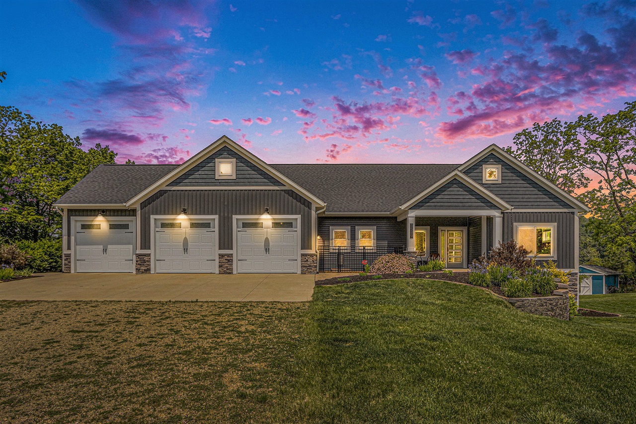 3589 Shoreline Drive, Allegan, MI, 49010-9495