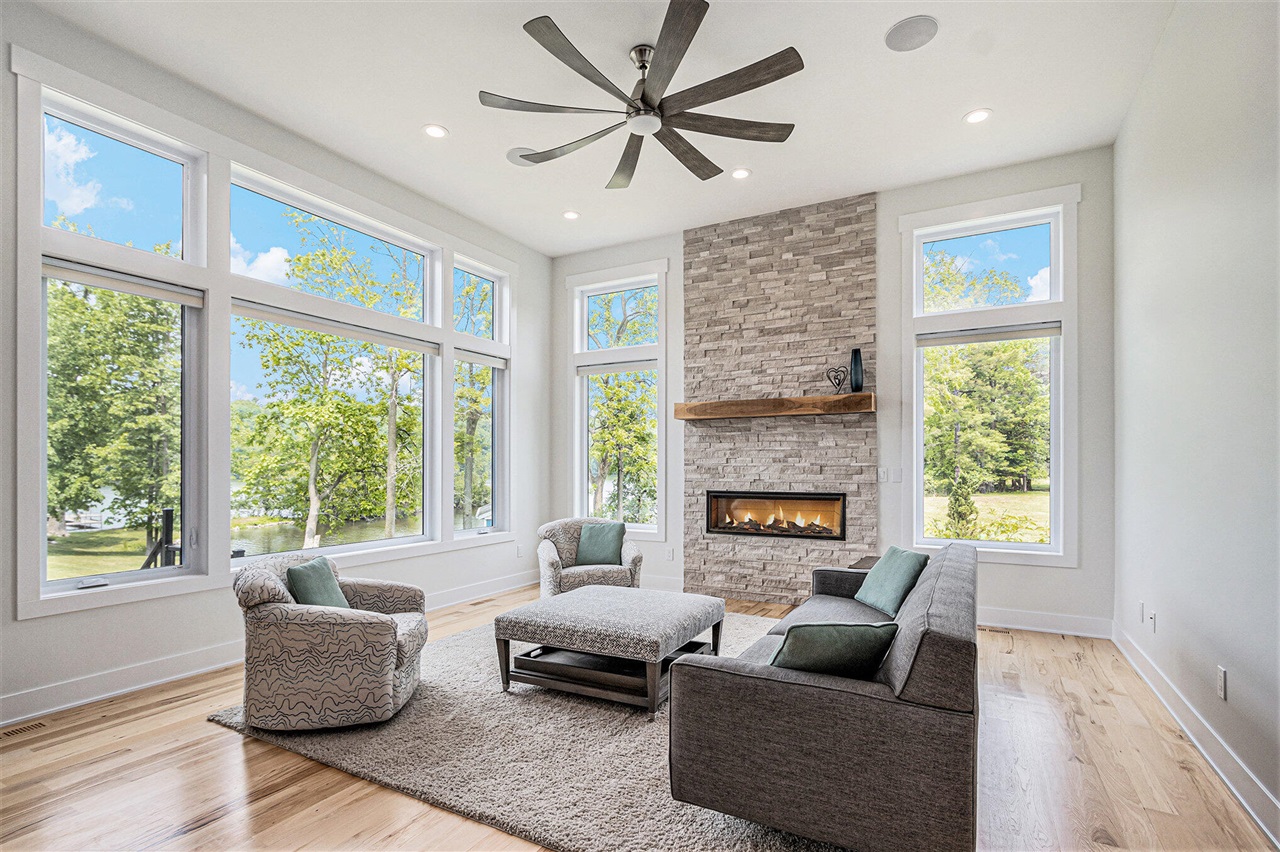 3589 Shoreline Drive, Allegan, MI, 49010-9495