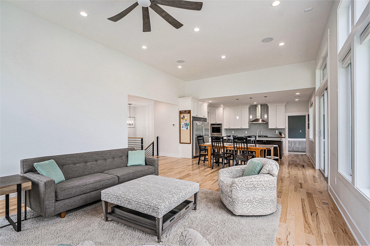 3589 Shoreline Drive, Allegan, MI, 49010-9495