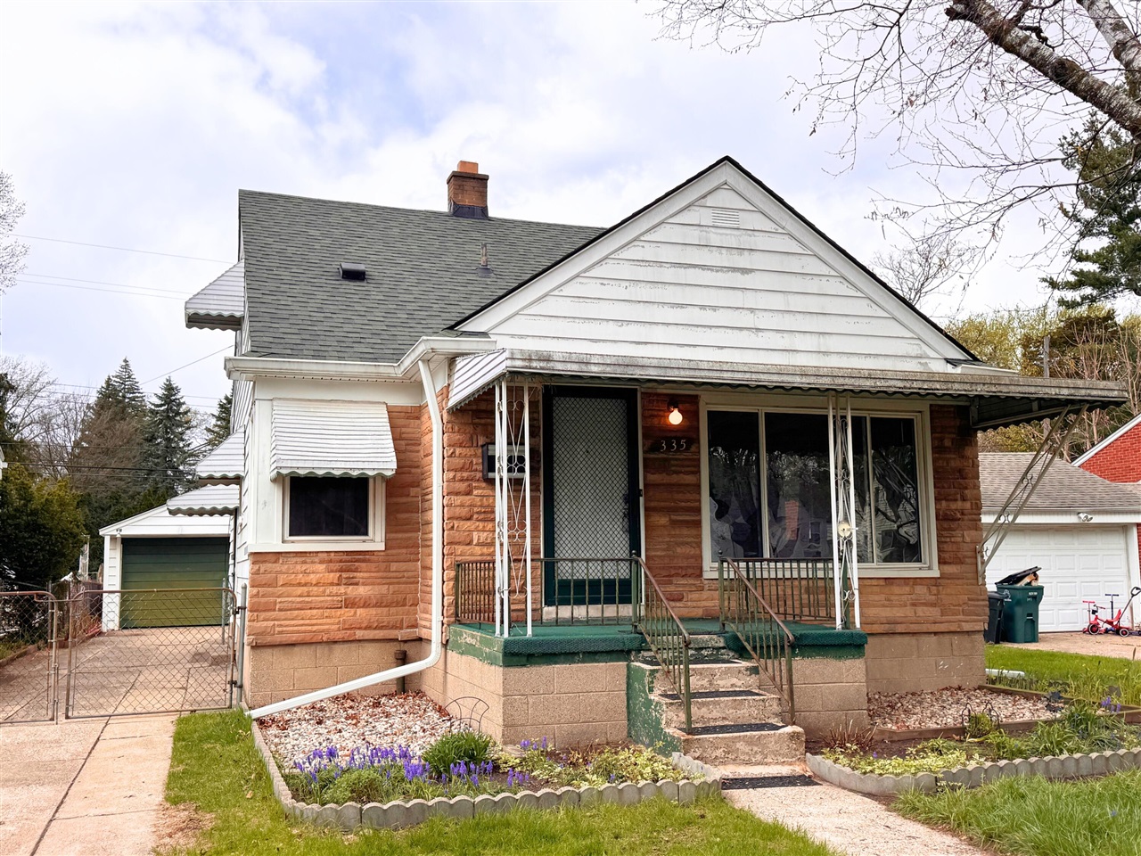 335 Laprairie Street, Ferndale, MI, 48220-3212