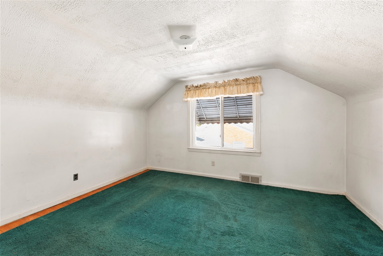 335 Laprairie Street, Ferndale, MI, 48220-3212