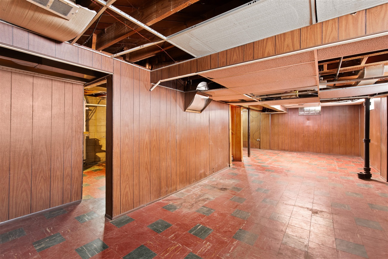 335 Laprairie Street, Ferndale, MI, 48220-3212