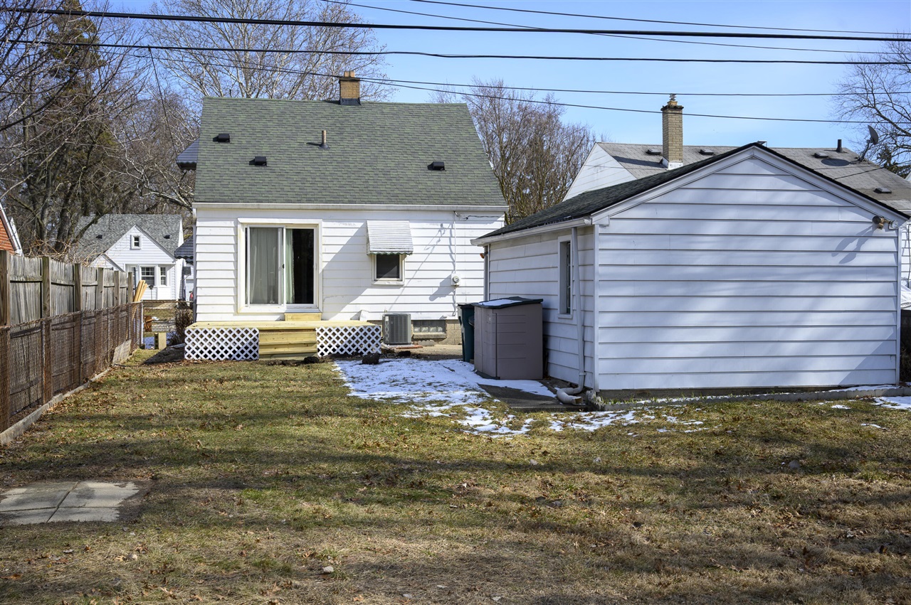 335 Laprairie Street, Ferndale, MI, 48220-3212