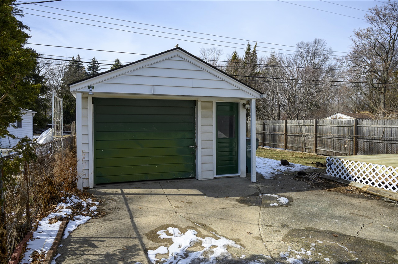 335 Laprairie Street, Ferndale, MI, 48220-3212