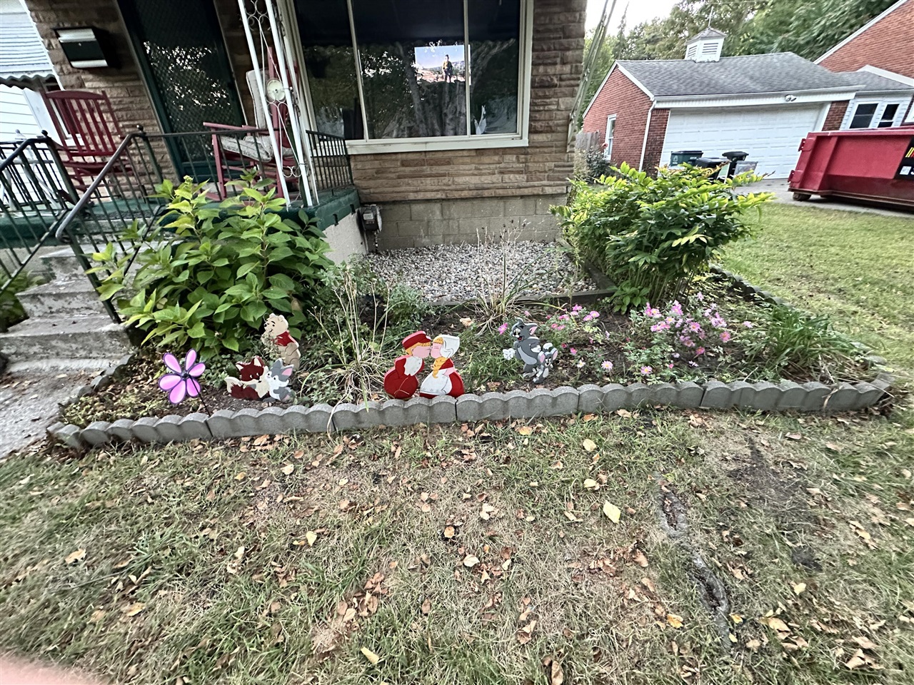 335 Laprairie Street, Ferndale, MI, 48220-3212