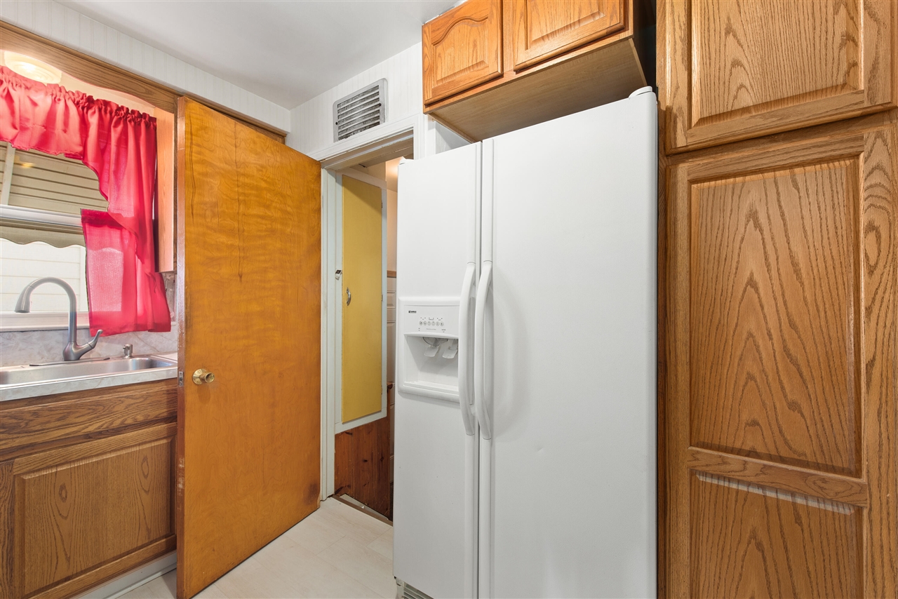 335 Laprairie Street, Ferndale, MI, 48220-3212