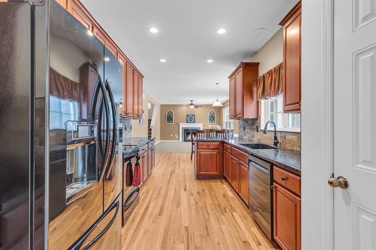 4009 Magnolia Parkway, Jackson, MI, 49201-8174