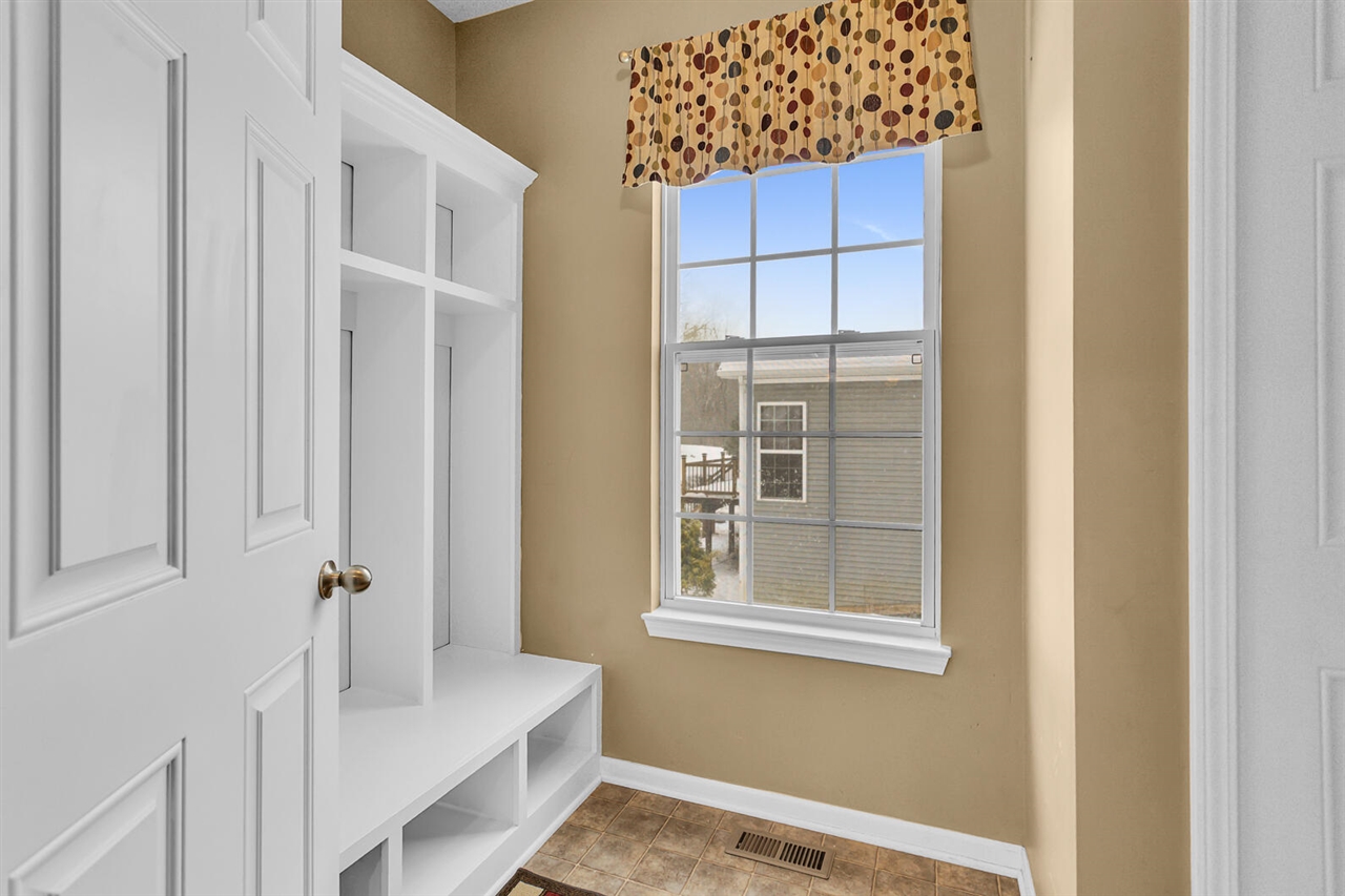 4009 Magnolia Parkway, Jackson, MI, 49201-8174