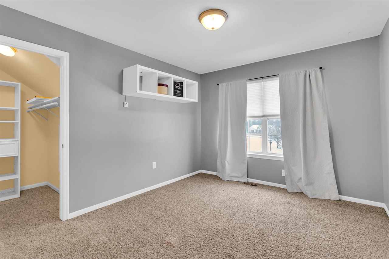 4009 Magnolia Parkway, Jackson, MI, 49201-8174