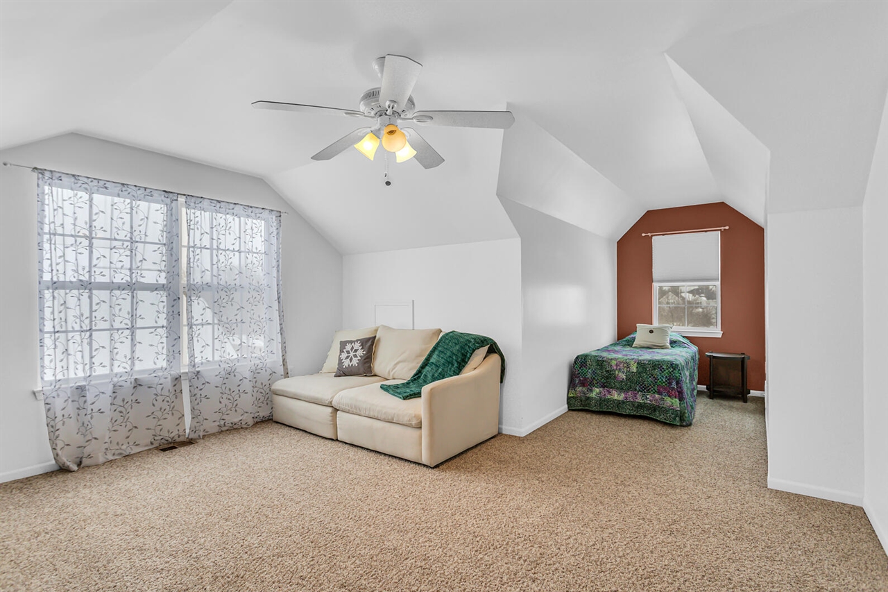 4009 Magnolia Parkway, Jackson, MI, 49201-8174