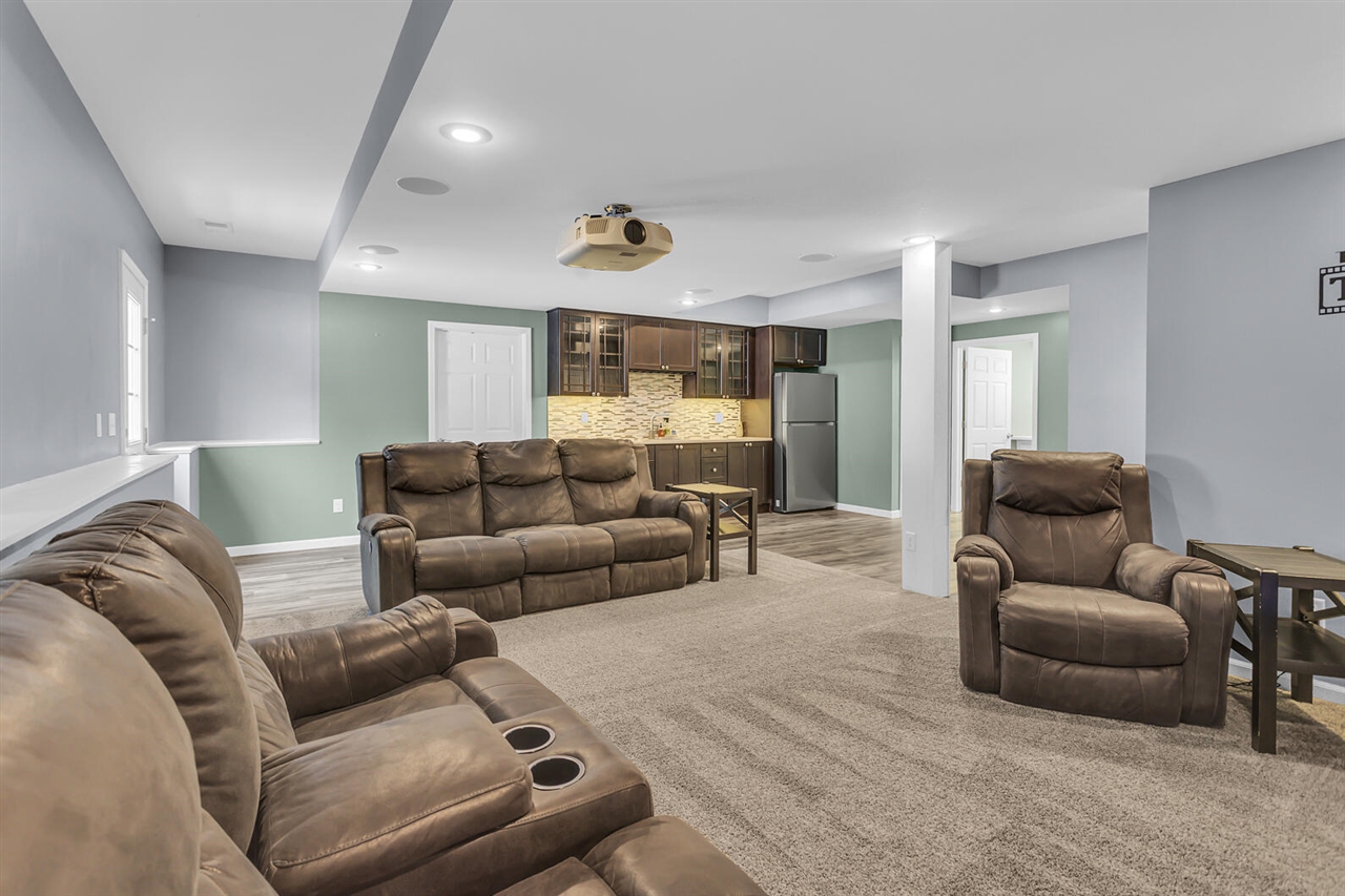 4009 Magnolia Parkway, Jackson, MI, 49201-8174