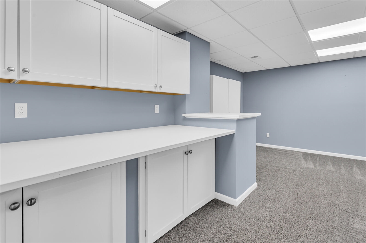 4009 Magnolia Parkway, Jackson, MI, 49201-8174