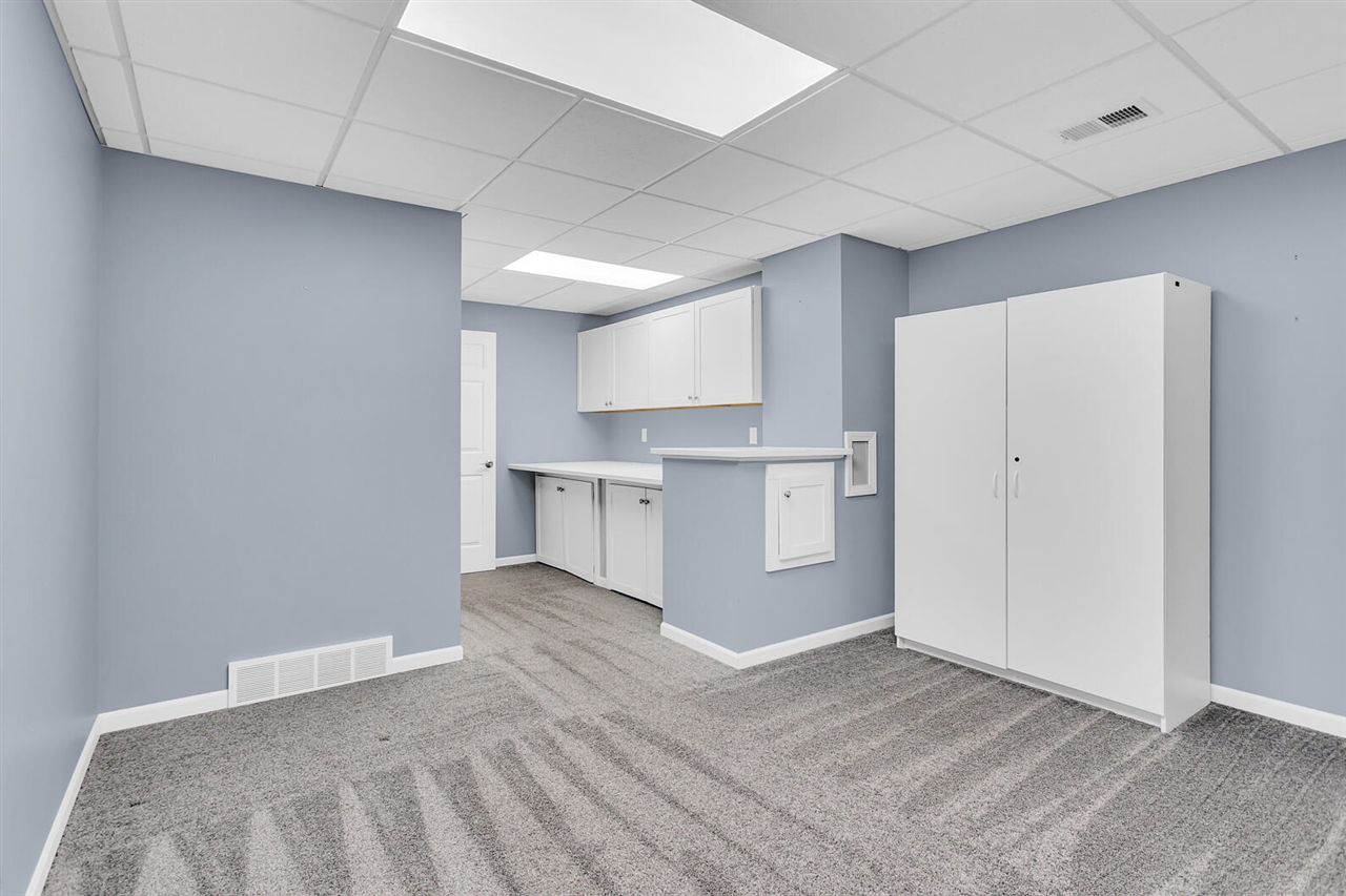 4009 Magnolia Parkway, Jackson, MI, 49201-8174