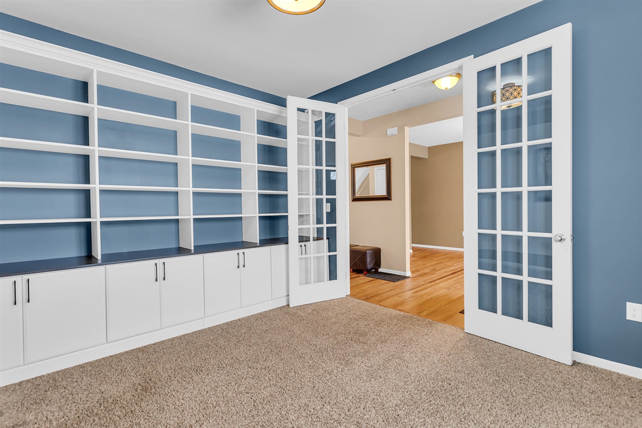 4009 Magnolia Parkway, Jackson, MI, 49201-8174