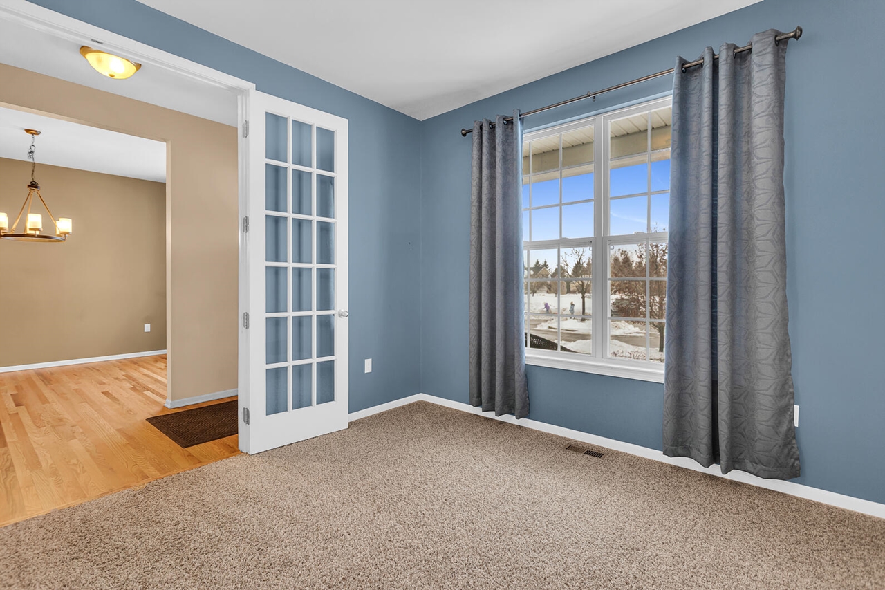 4009 Magnolia Parkway, Jackson, MI, 49201-8174