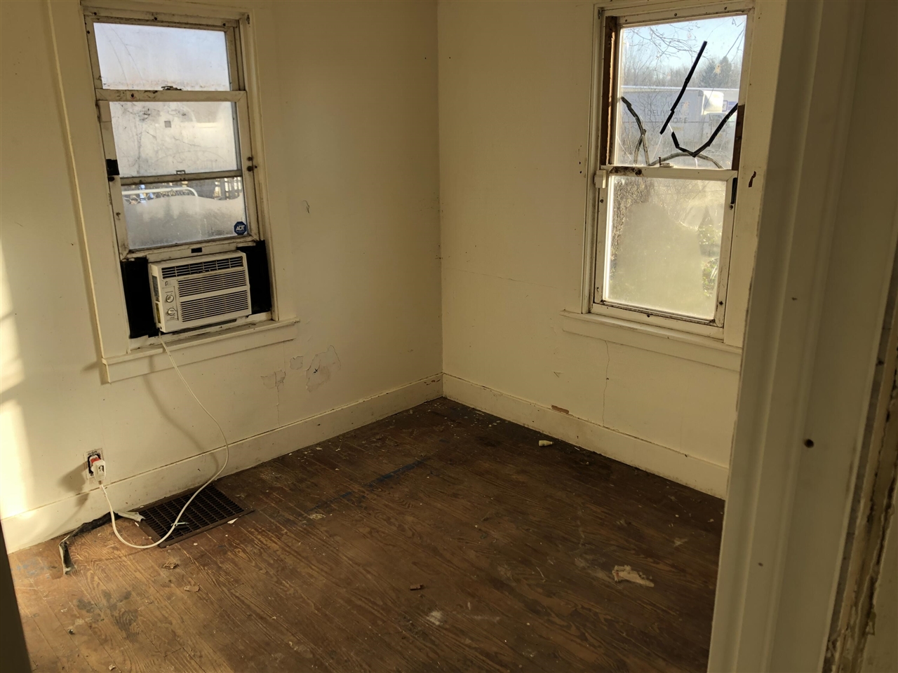 3871 Main Street, Benton Harbor, MI, 49022