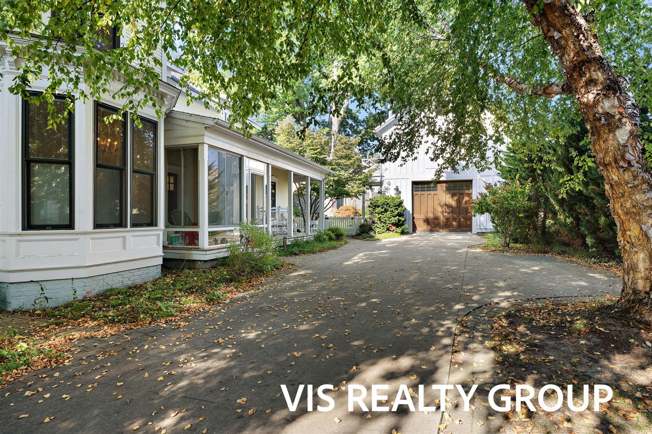 415 Howard Avenue, Grand Haven, MI, 49417