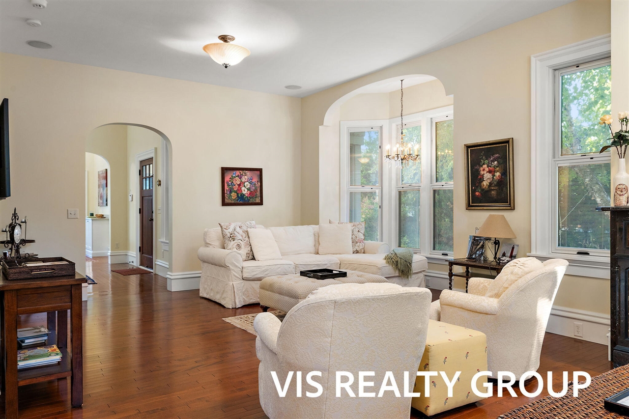 415 Howard Avenue, Grand Haven, MI, 49417