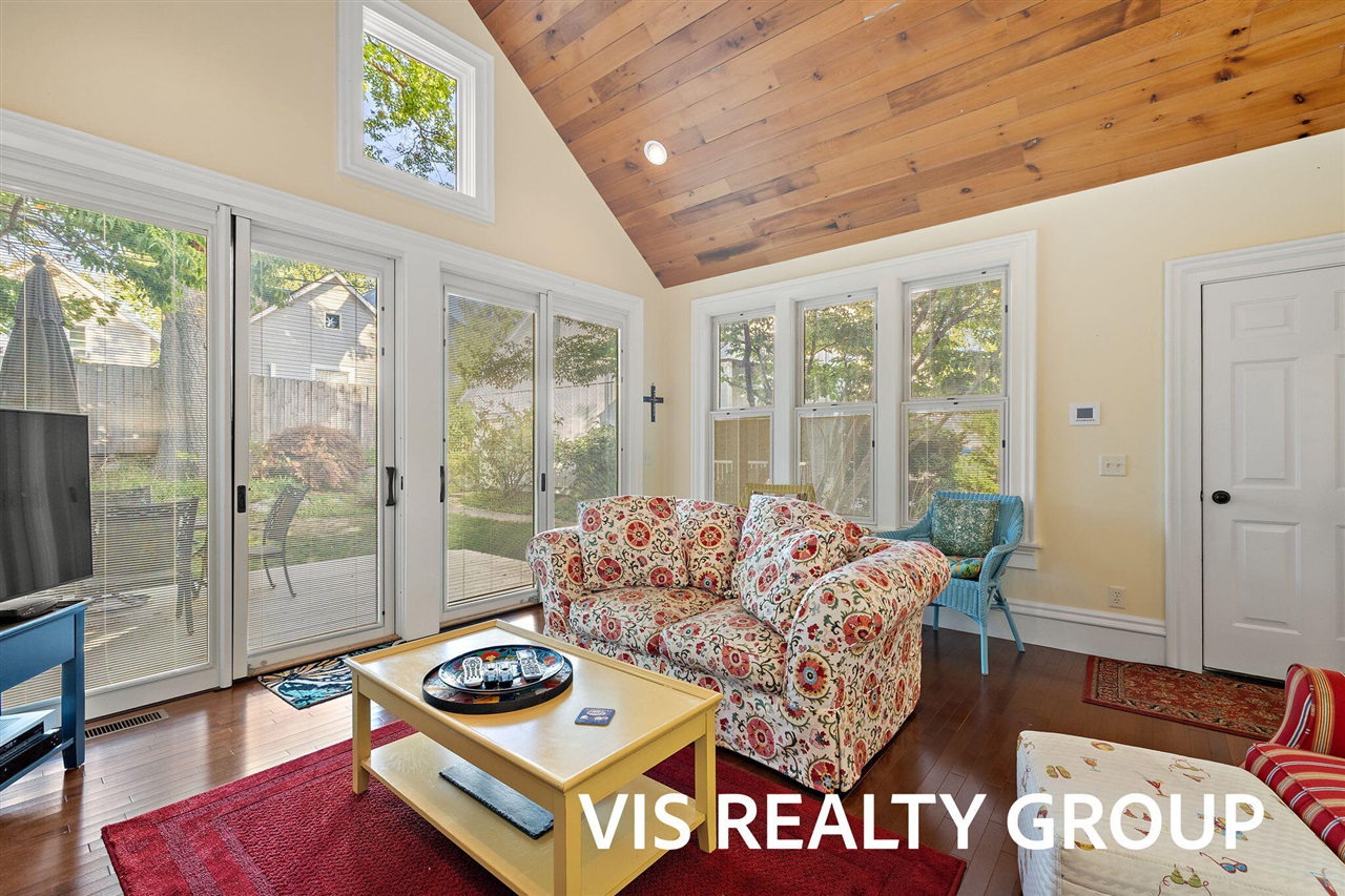 415 Howard Avenue, Grand Haven, MI, 49417