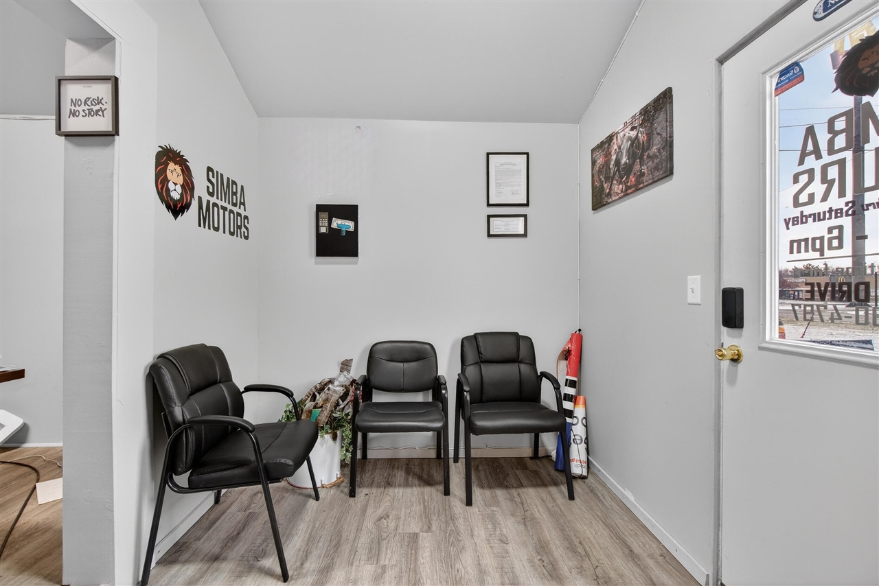 6006 Ann Arbor Road, Jackson, MI, 49201-8884
