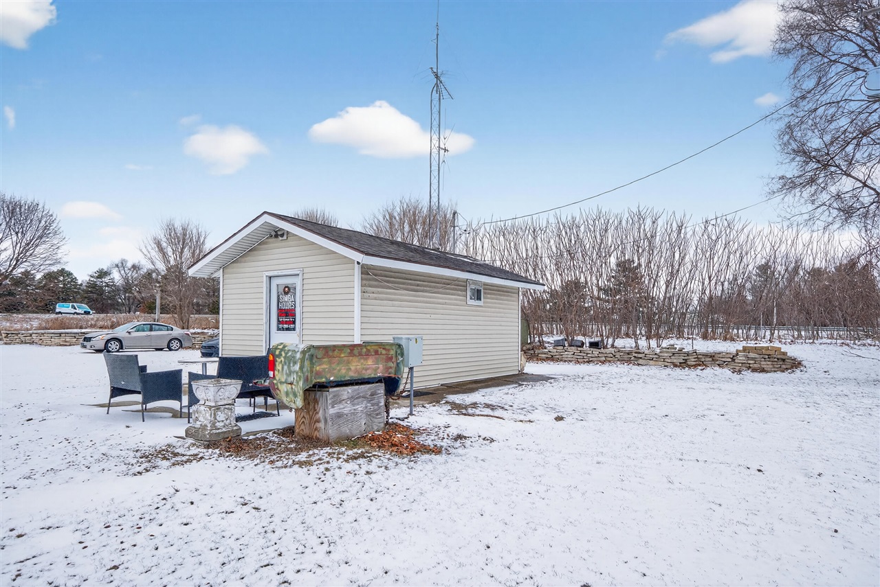 6006 Ann Arbor Road, Jackson, MI, 49201-8884