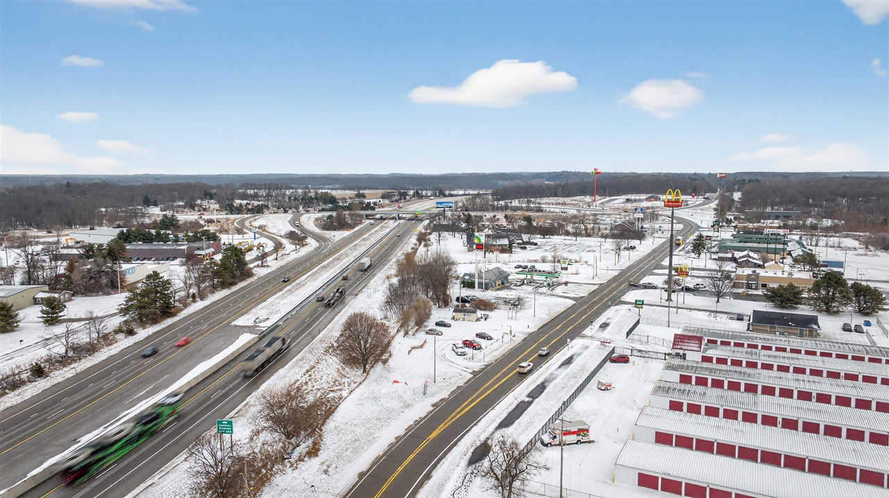6006 Ann Arbor Road, Jackson, MI, 49201-8884