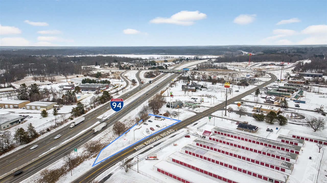 6006 Ann Arbor Road, Jackson, MI, 49201-8884