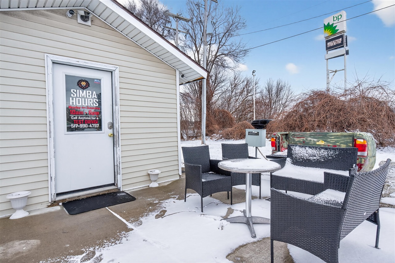 6006 Ann Arbor Road, Jackson, MI, 49201-8884