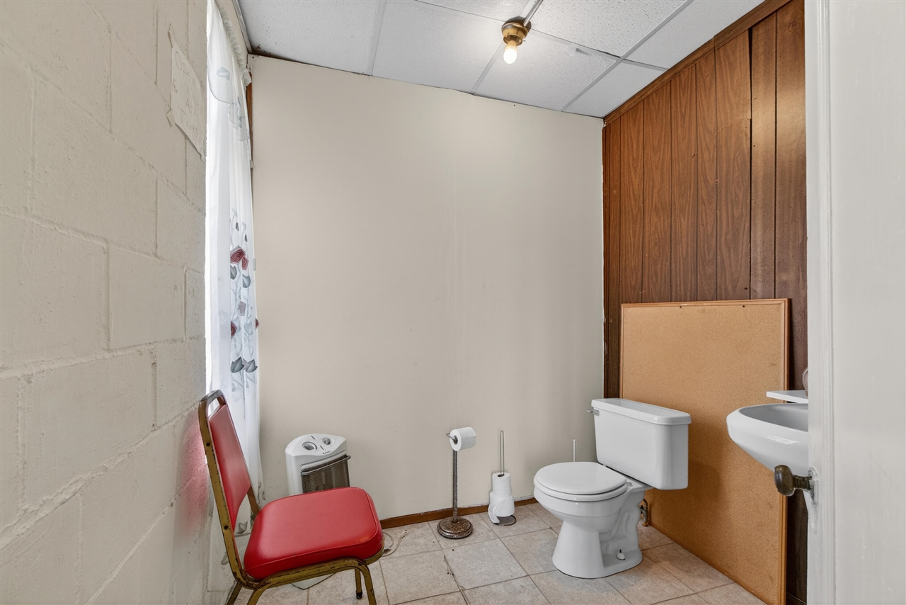 345 E High Street, Jackson, MI, 49203-3262