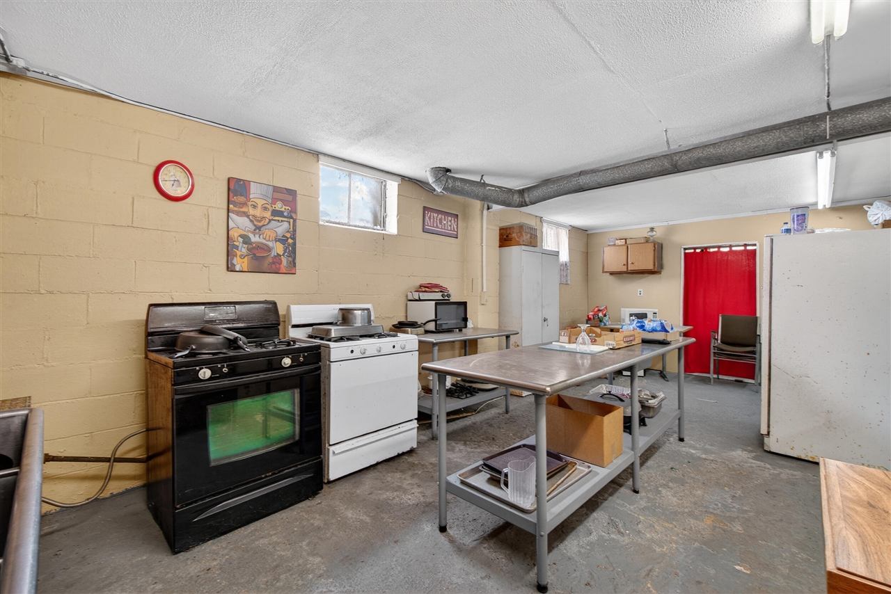 345 E High Street, Jackson, MI, 49203-3262