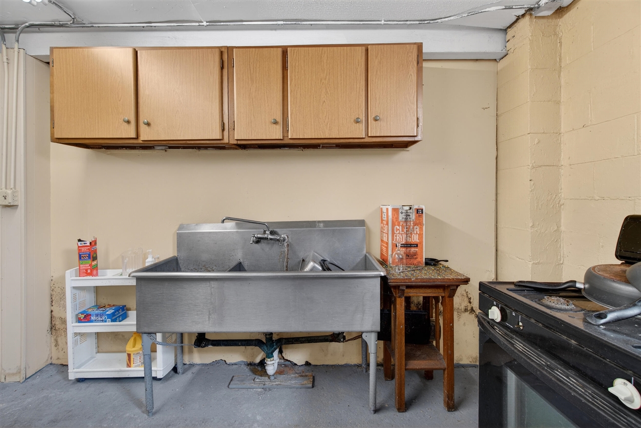 345 E High Street, Jackson, MI, 49203-3262