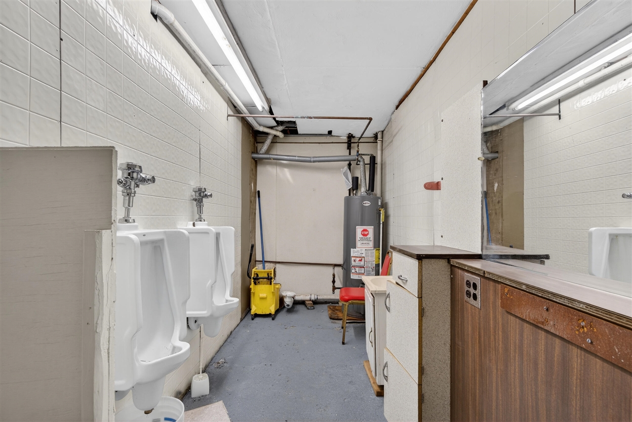 345 E High Street, Jackson, MI, 49203-3262