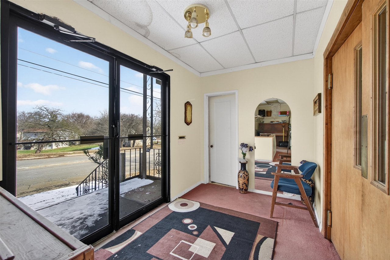 345 E High Street, Jackson, MI, 49203-3262