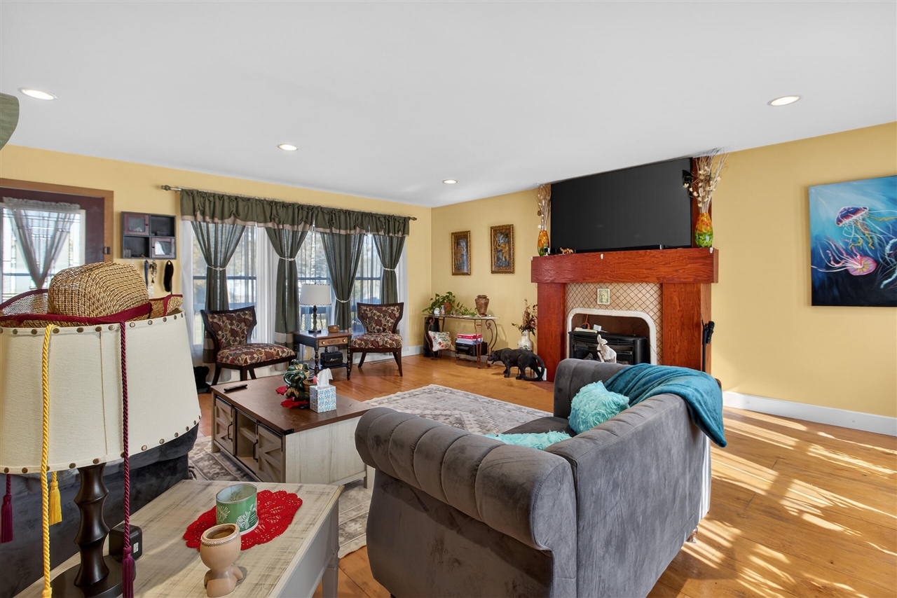 129 Kathy Lane, Brooklyn, MI, 49230-9765