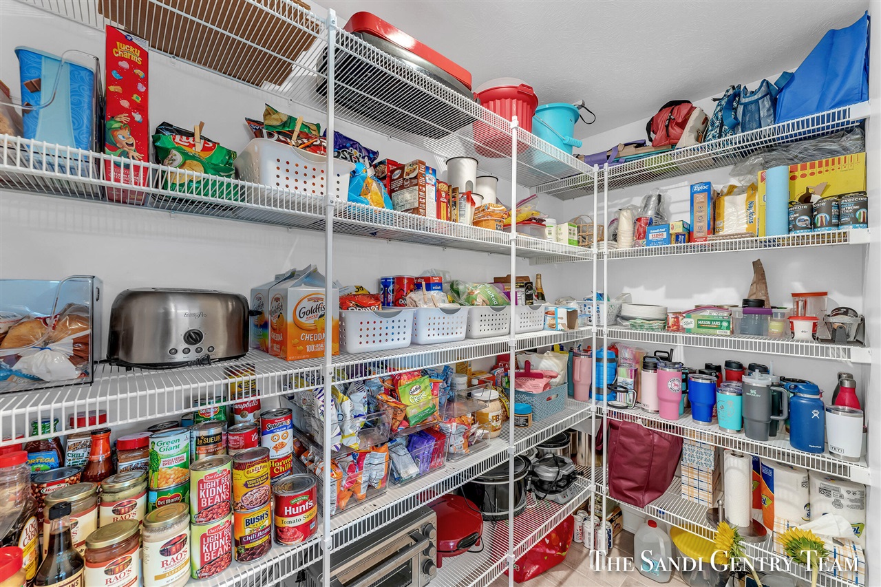 14708 Leonard Road, Spring Lake, MI, 49456-9790