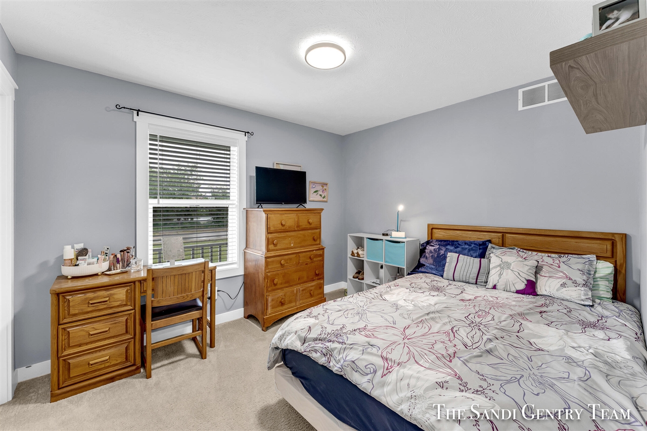 14708 Leonard Road, Spring Lake, MI, 49456-9790