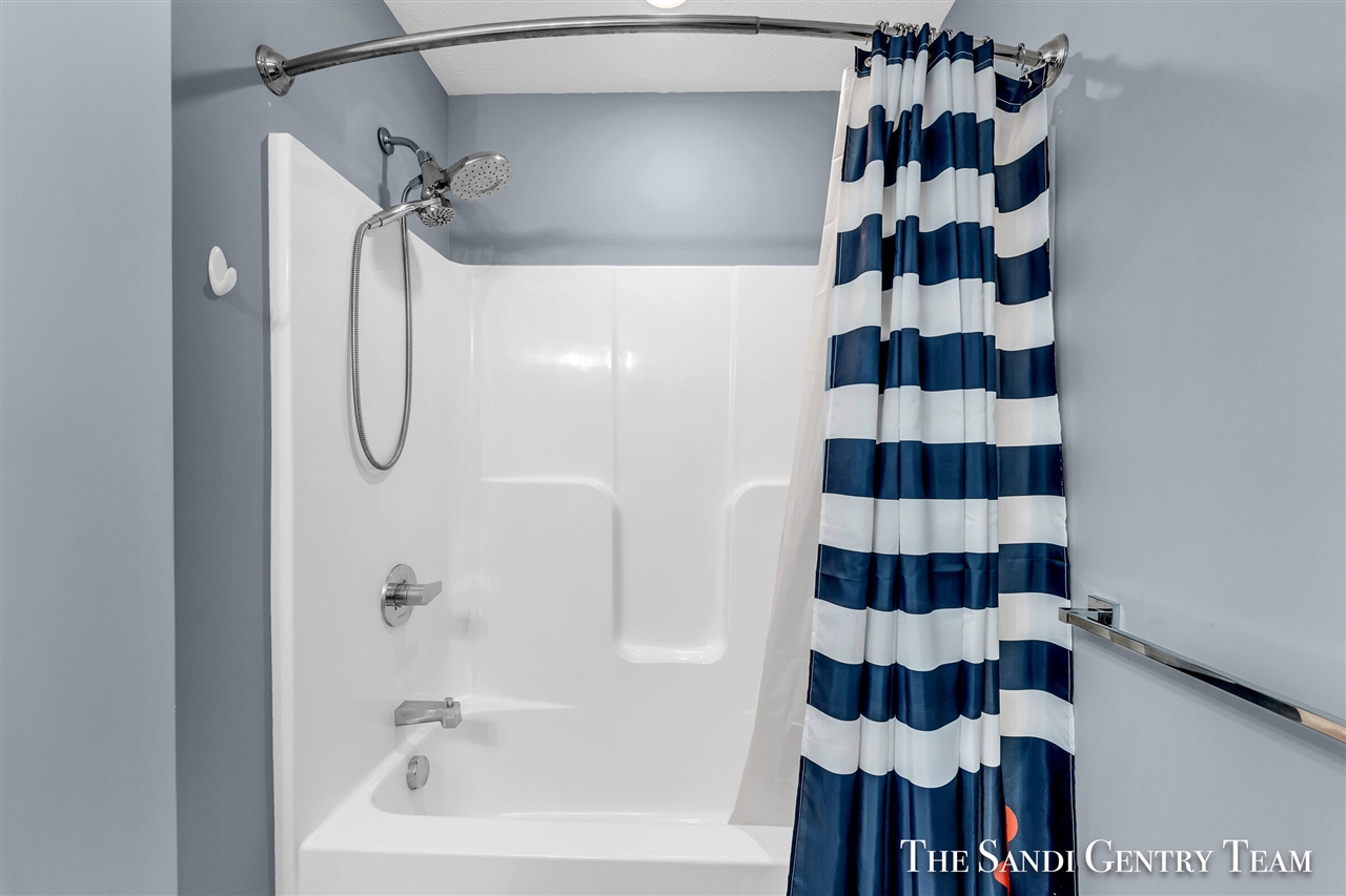 14708 Leonard Road, Spring Lake, MI, 49456-9790