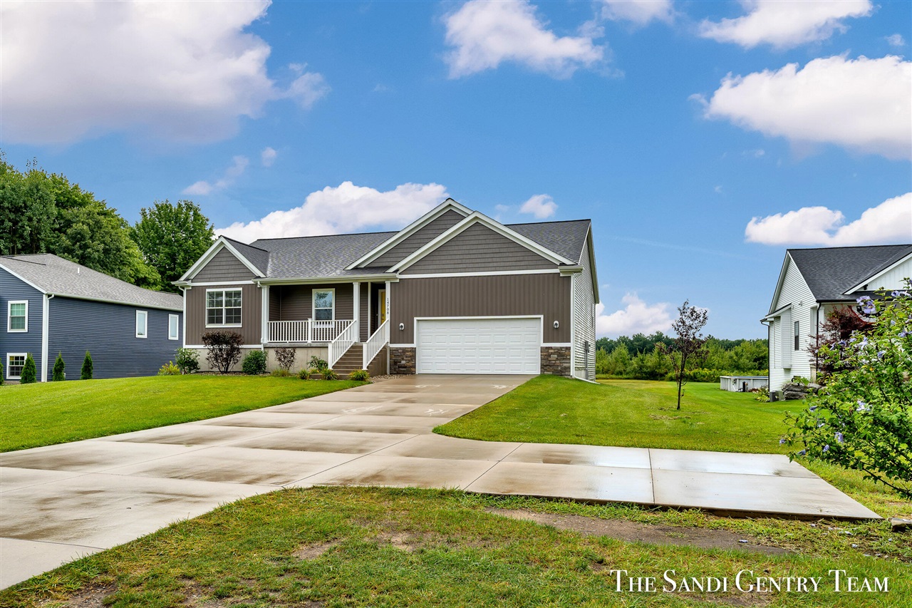 14708 Leonard Road, Spring Lake, MI, 49456-9790