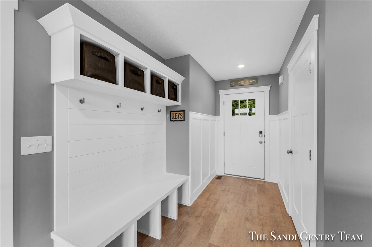 14708 Leonard Road, Spring Lake, MI, 49456-9790