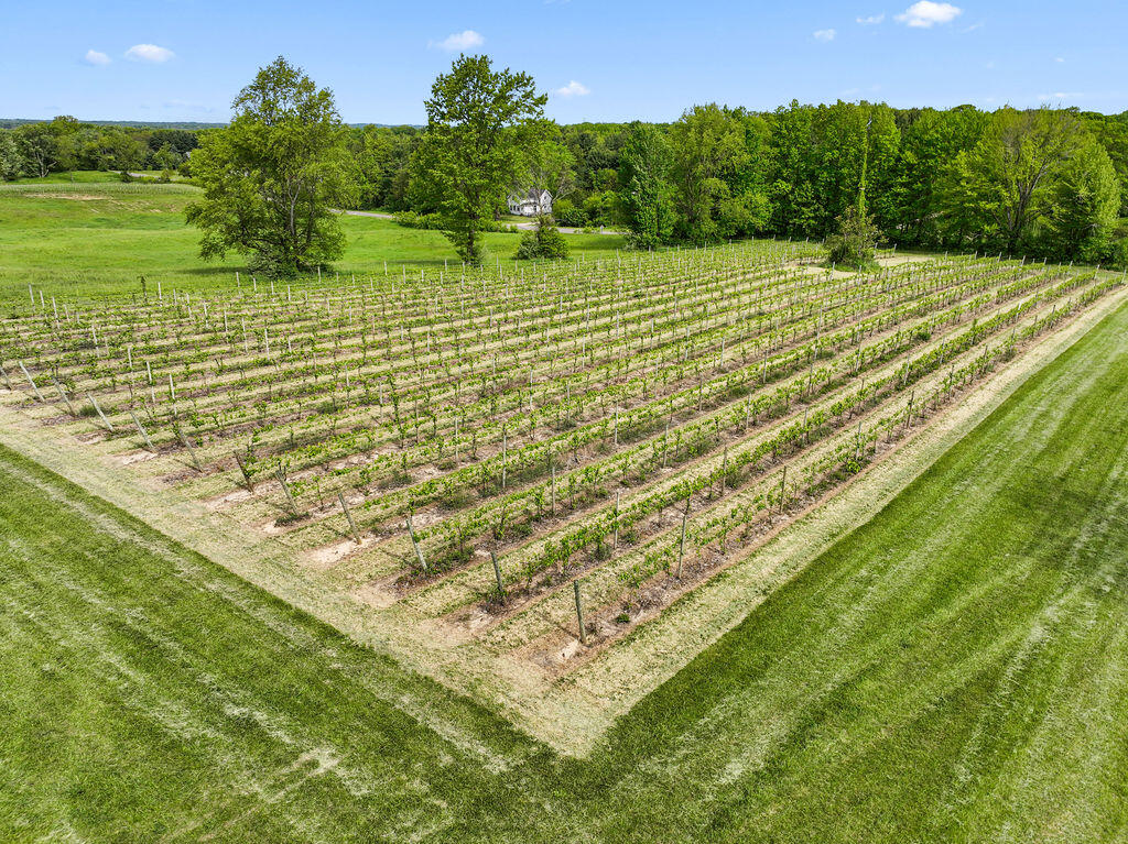 438 E Snow Road, Baroda, MI, 49101-9358