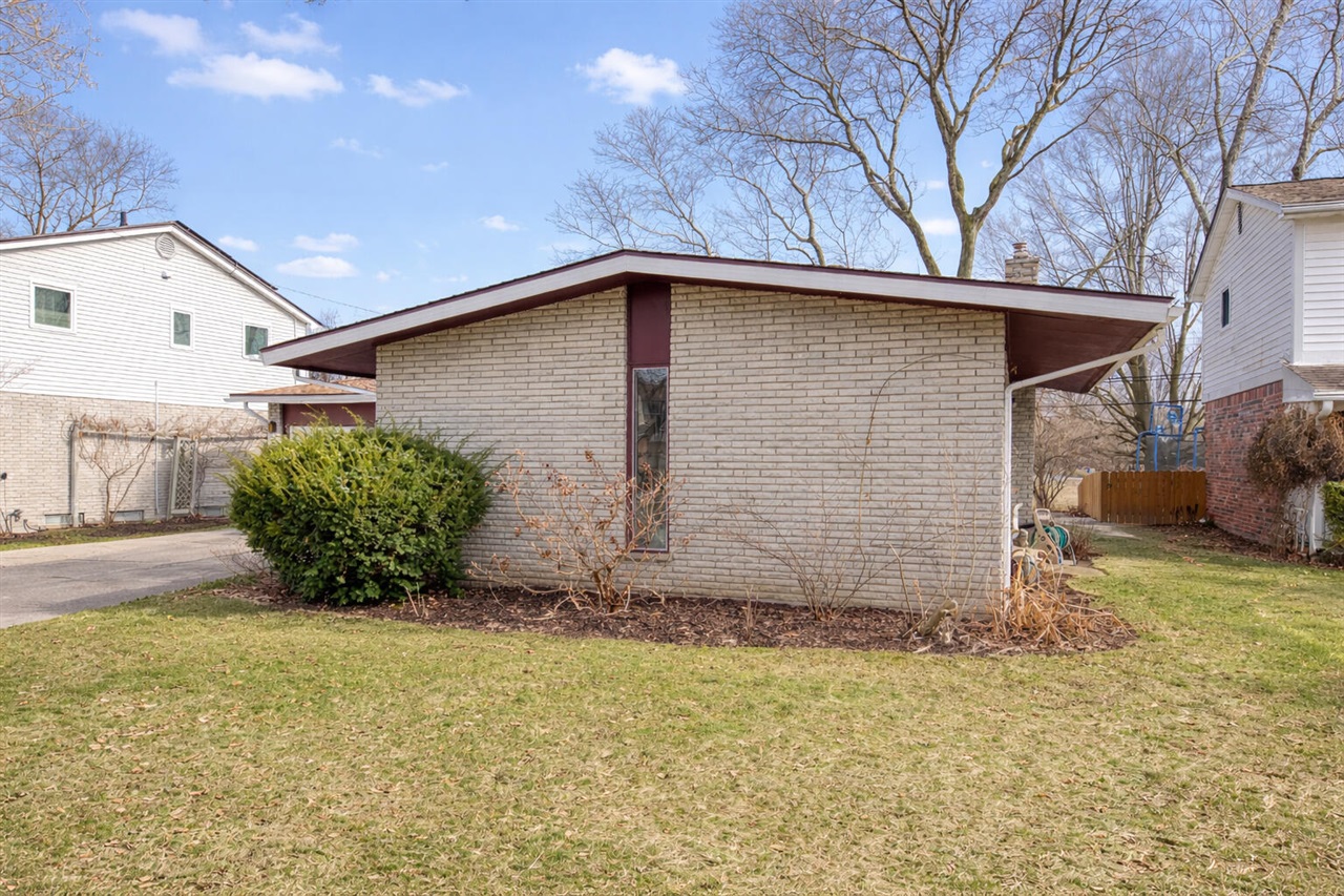 1434 Pine Valley Boulevard, Ann Arbor, MI, 48104-6710